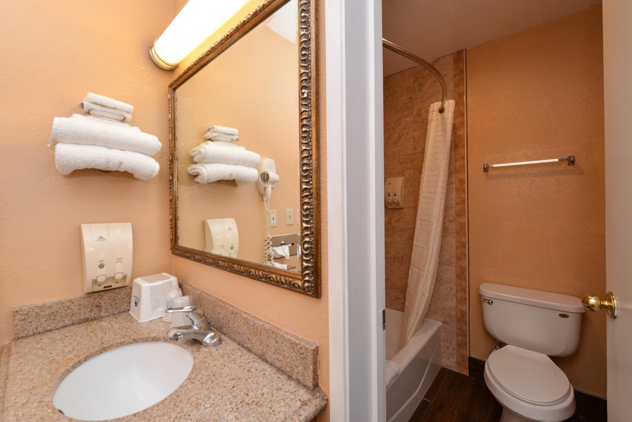 Americas Best Value Inn & Suites-East Бейкърсфийлд Екстериор снимка