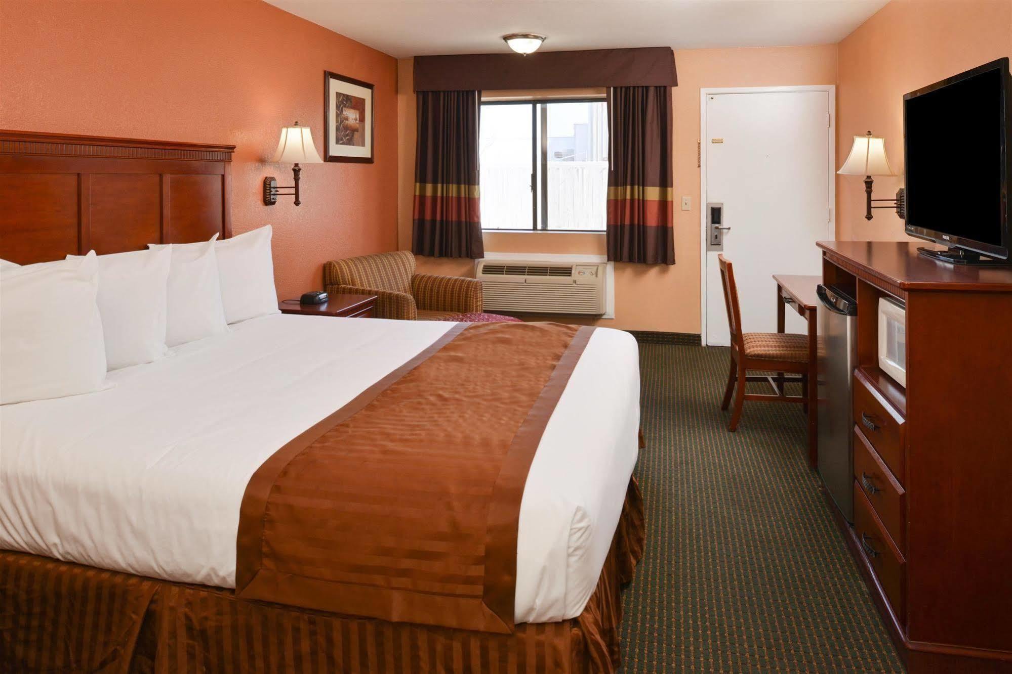 Americas Best Value Inn & Suites-East Бейкърсфийлд Екстериор снимка