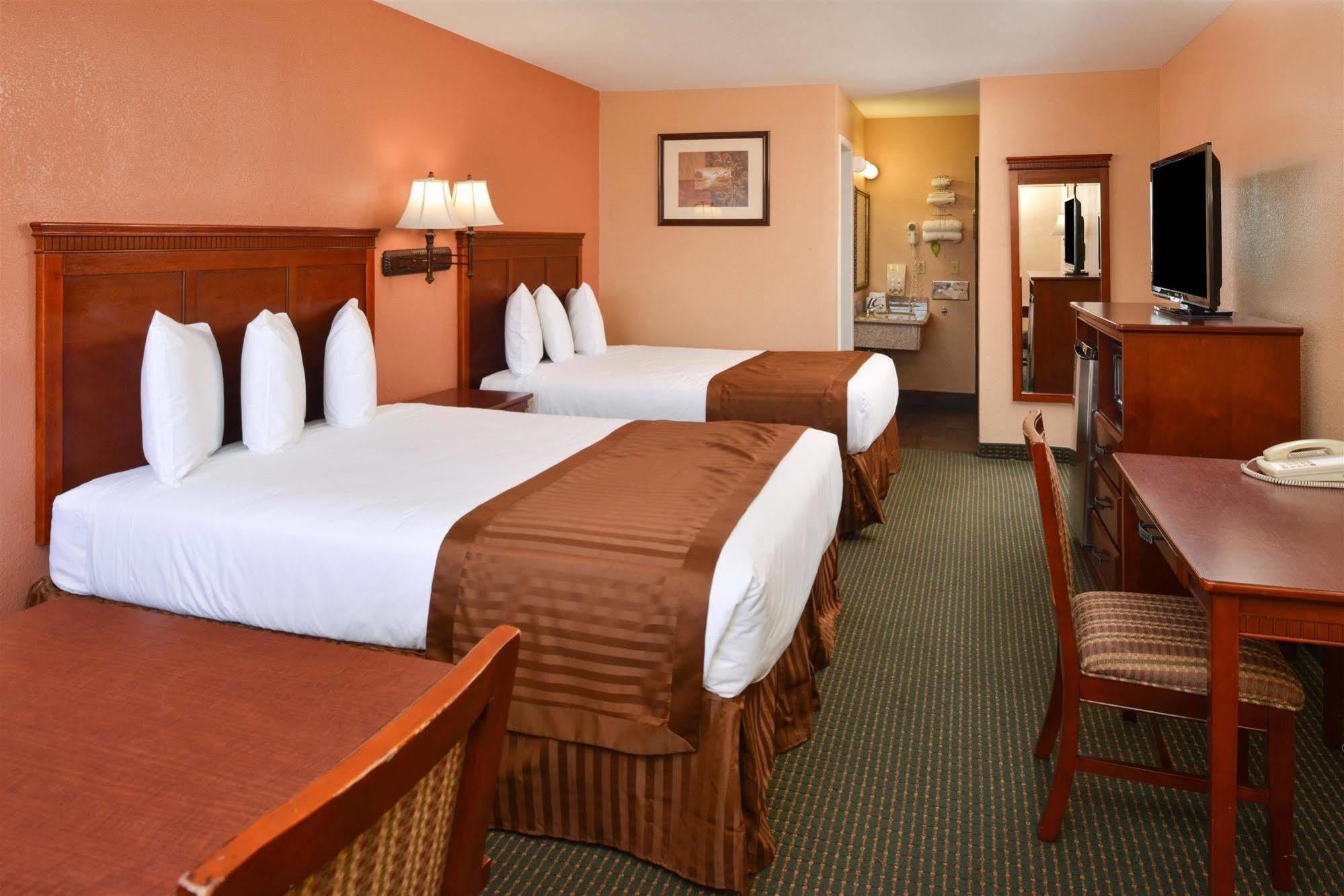 Americas Best Value Inn & Suites-East Бейкърсфийлд Екстериор снимка