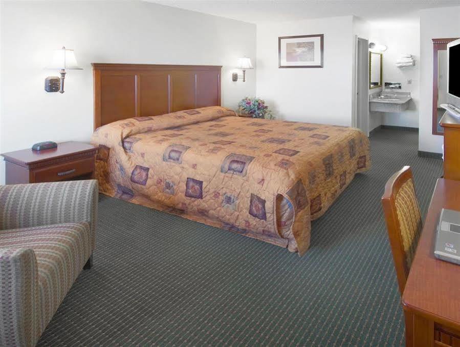 Americas Best Value Inn & Suites-East Бейкърсфийлд Екстериор снимка