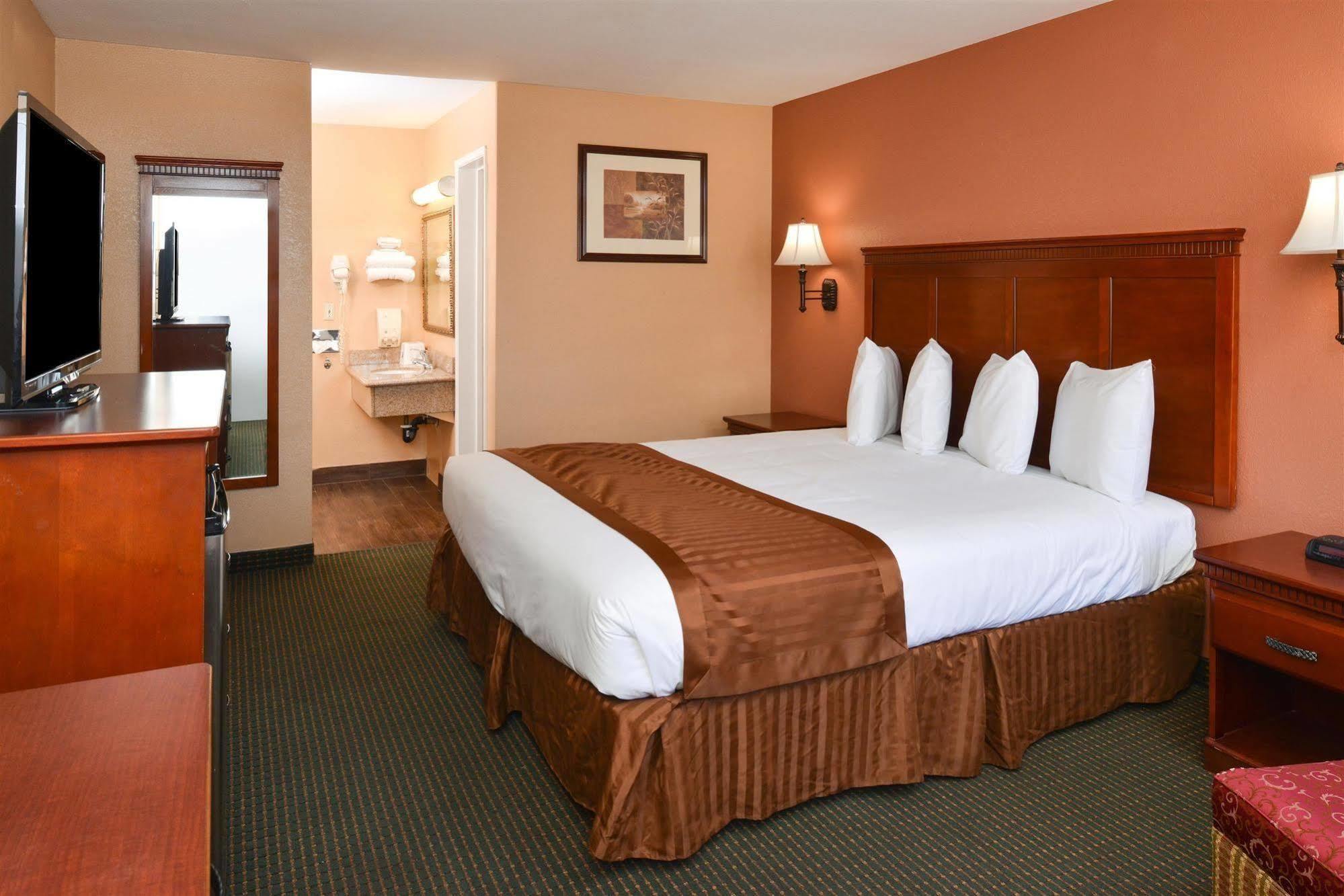Americas Best Value Inn & Suites-East Бейкърсфийлд Екстериор снимка