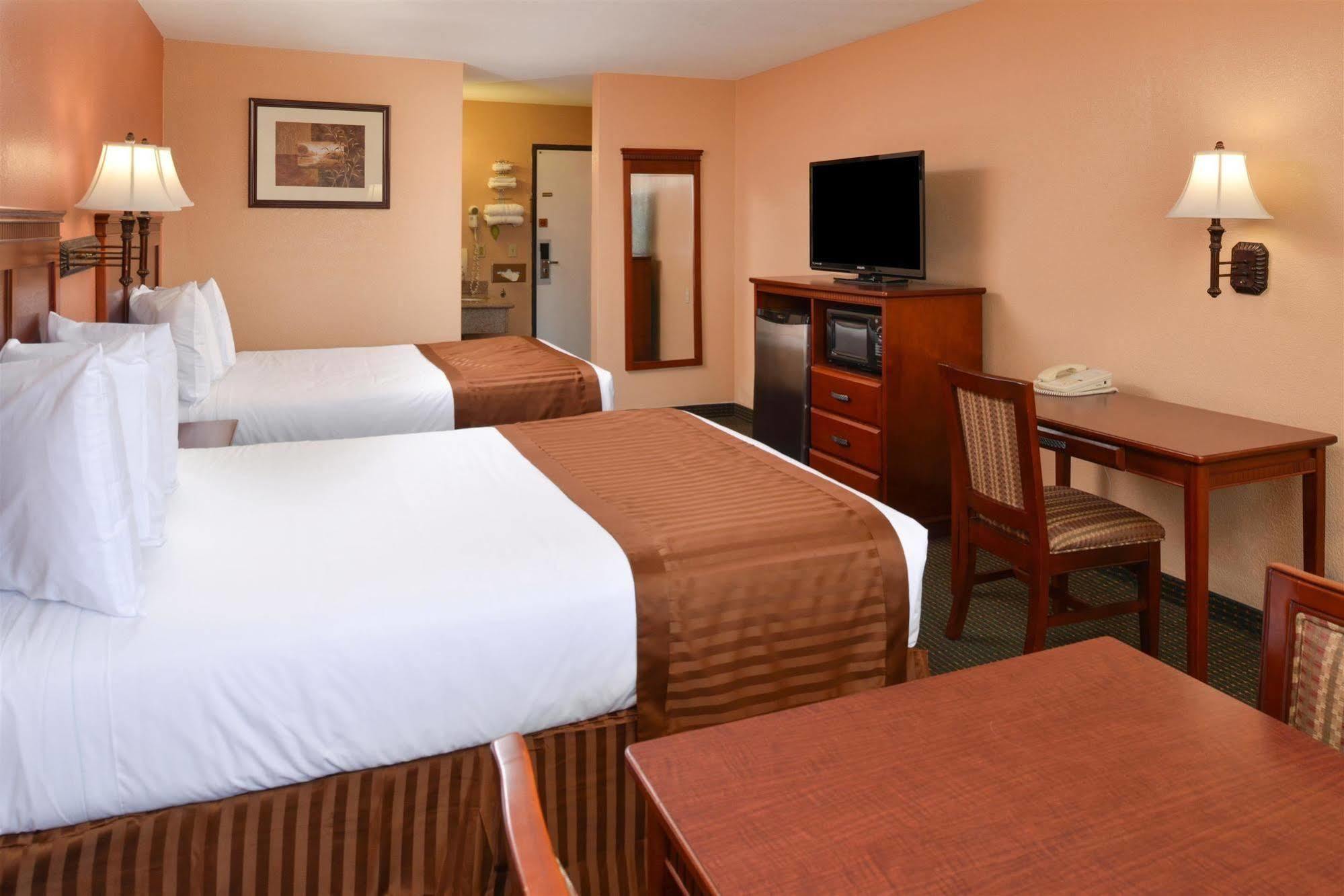 Americas Best Value Inn & Suites-East Бейкърсфийлд Екстериор снимка